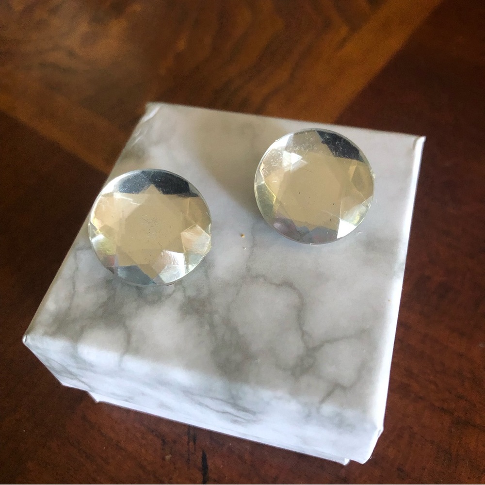 Vintage 70s faceted clear glass stone clip on earrings